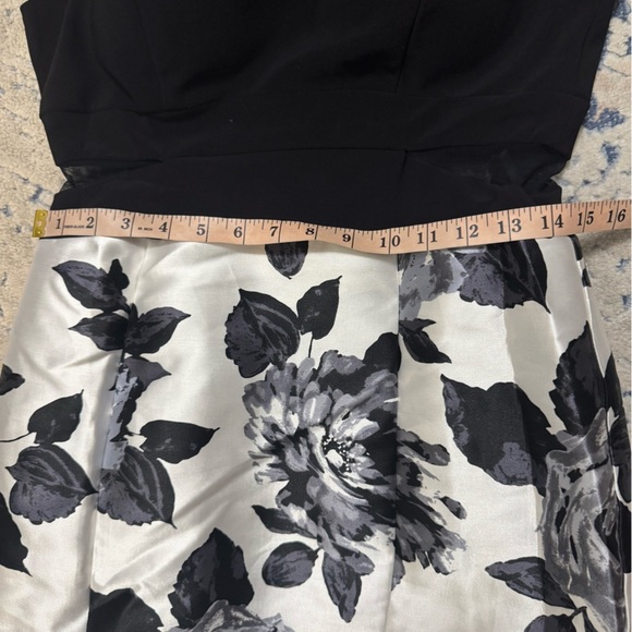 Xcape Elegant Black and White Floral Maxi Ball Gown Mermaid Women's Dress - Picture 11 of 11